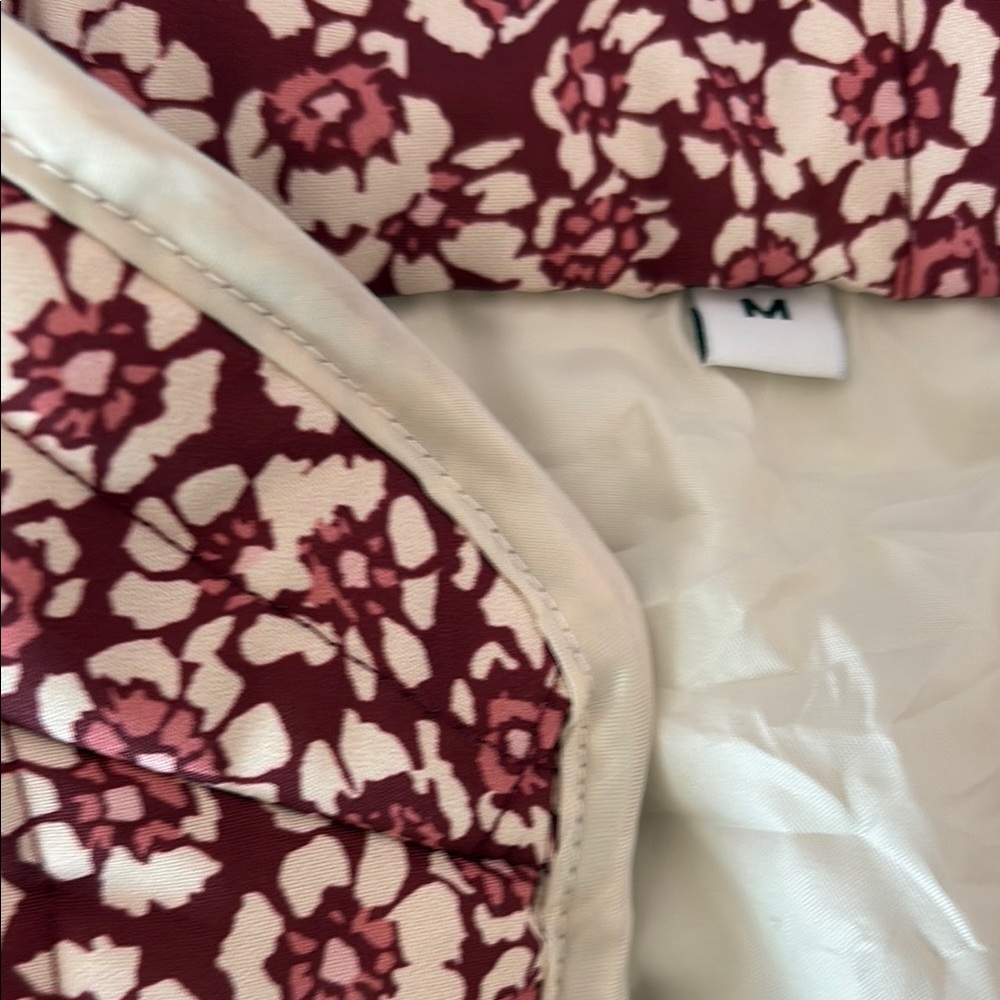 Floral Quilted Jacket - red and White - Picture 4 of 4
